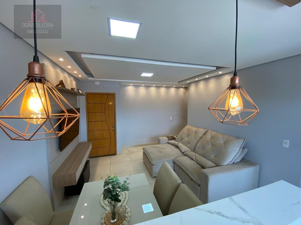 Apartamento Padrão 02 dormitórios com acesso a sacada Vila Cordenunsi em Americana - SP.