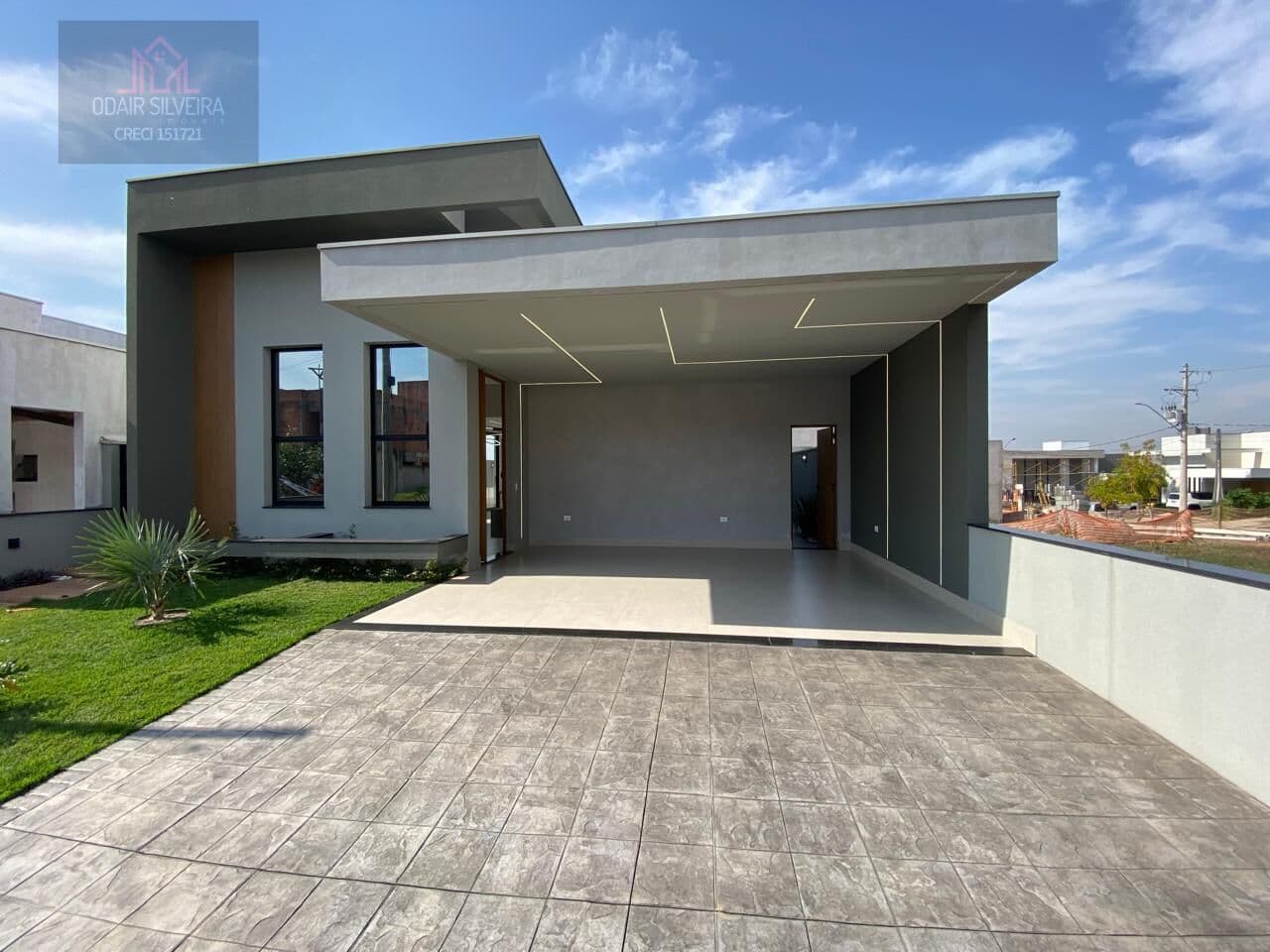 Casa Alto Padrão 03 dormitórios sendo uma suíte Master em Condomínio Fechado em Nova Odessa - SP