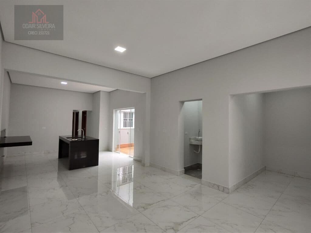 Casa Padrão 03 dormitórios sendo uma suíte no Jardim Terra América em Americana - SP