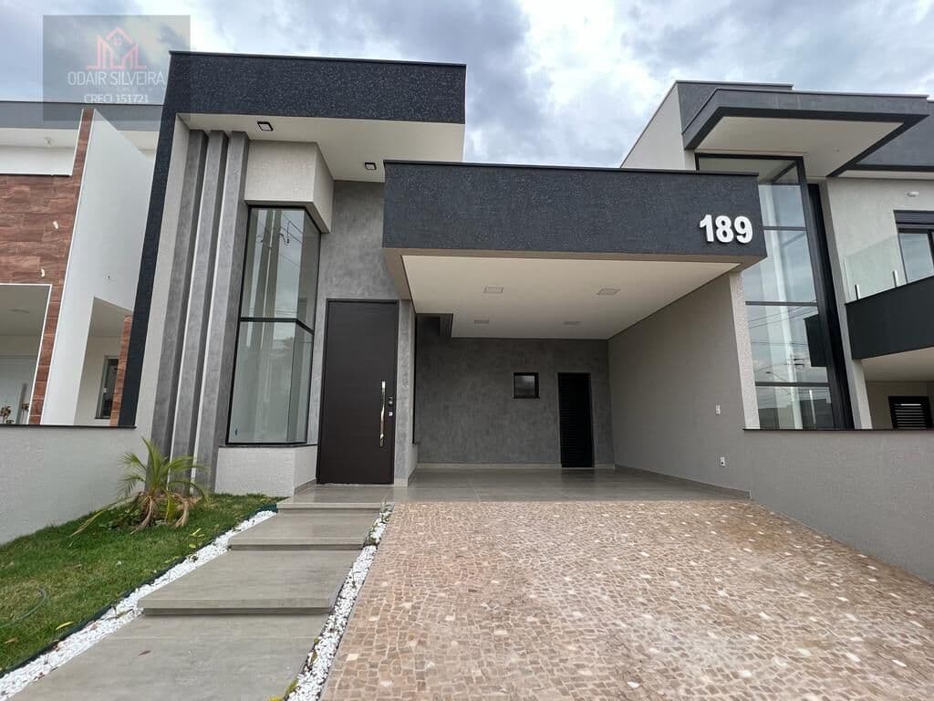 Casa Alto Padrão 03 dormitórios sendo um suíte em Condomínio Fechado em Paulínia - SP