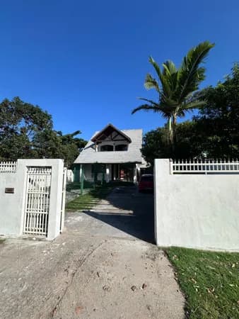Casa frente mar, residencial e comercial no Morro das Pedras, Florianópolis/SC