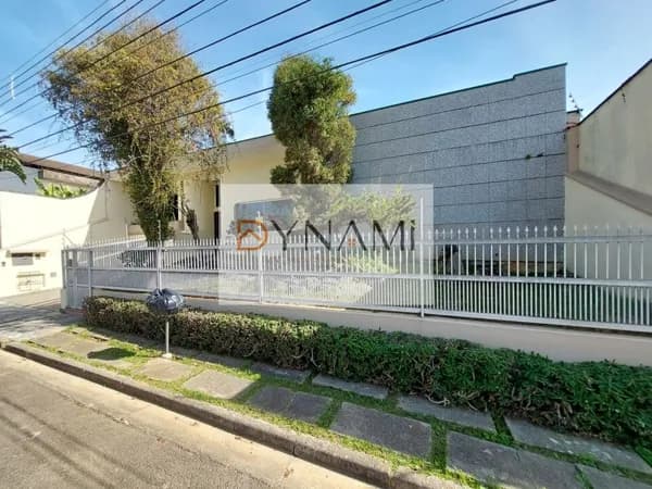 Maravilhosa Casa térrea de 366m² em um terreno de 608m² com 20m de frente na Vila Oliveira