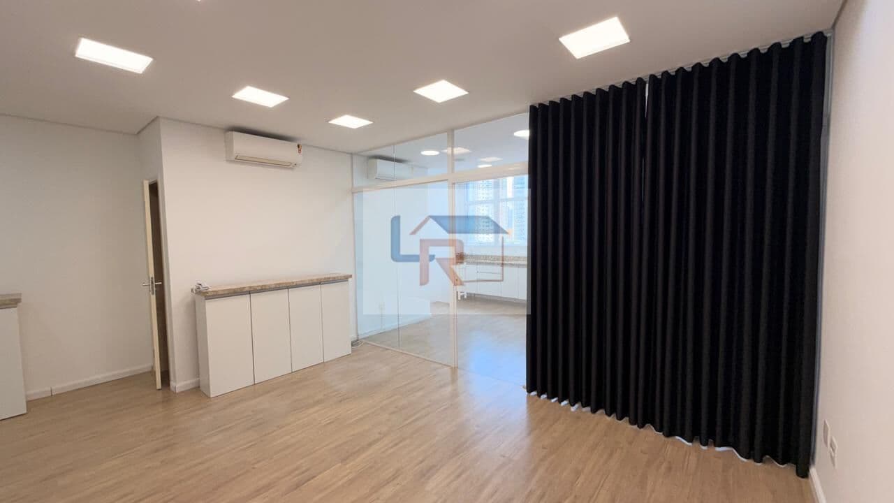 Maravilhosa Sala comercial com 54 m² no Edificio Galileo ao lado do Clube de Campo