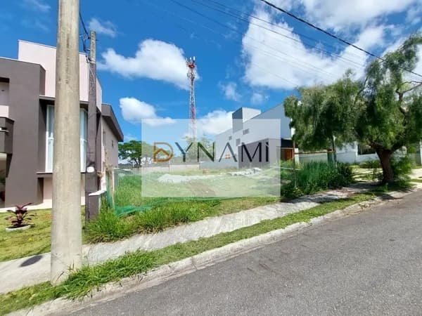 Lote plano de 250m² em ótima localização no condomínio Fazenda Rodeio Bella Citta