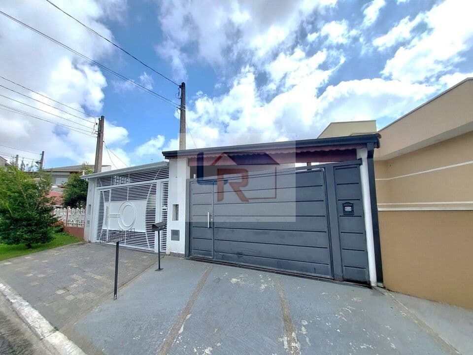 Maravilhosa Casa térrea de condomínio com 3 dormitórios e salão de festas privativo com churrasqueira