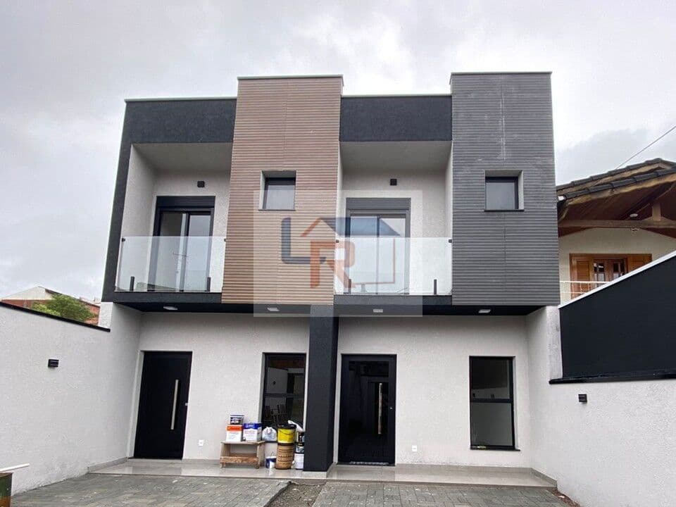 Maravilhoso Sobrado recém construído com 2 suítes com terraço e 2 vagas de garagem