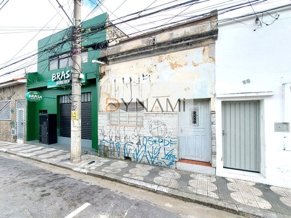 Casa térrea na região central com excelente localização a apenas 350m² da estação CPTM