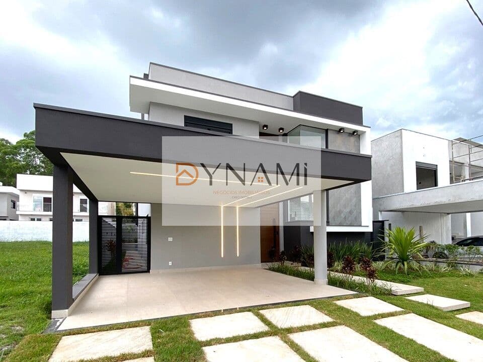 Maravilhoso Sobrado de 267m² com 3 suítes e Piscina com borda infinita e cascata