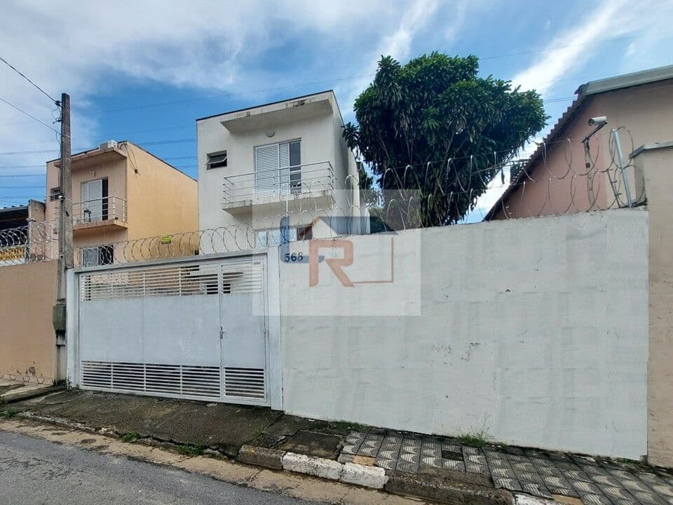 Maravilhosa Sobrado de 3 dormitórios com um excelente quintal próximo a região central