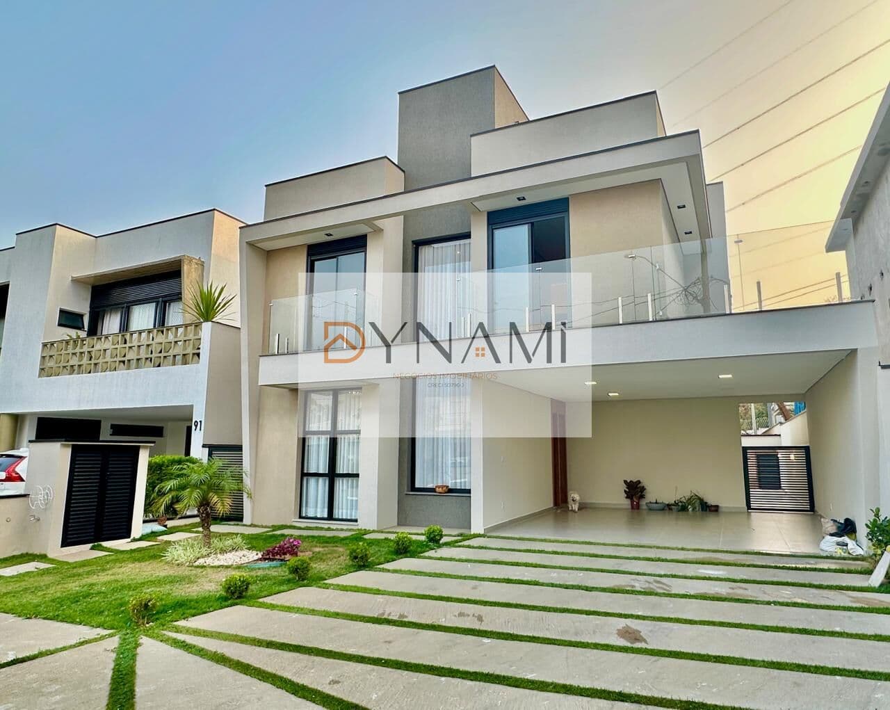 Maravilhoso Sobrado de 206m² no condomínio Villagio 1 Bella Cittá