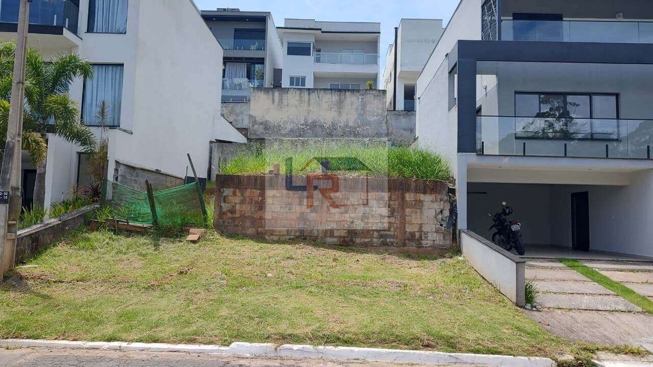Maravilhoso lote de 250m² plano no condomínio Mosaico da Serra