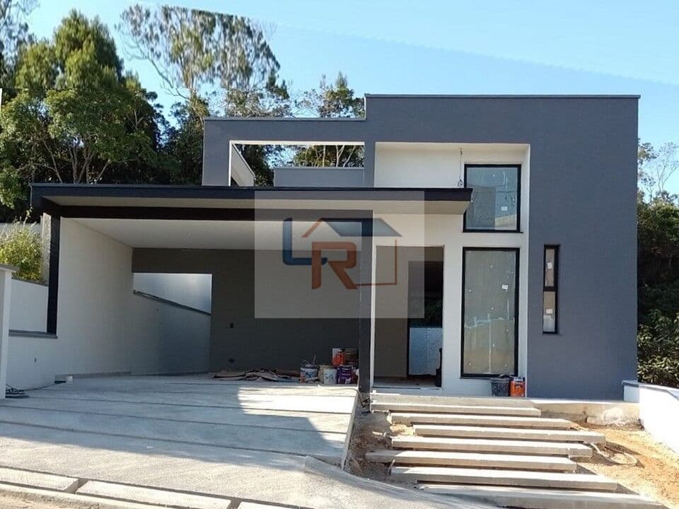 Maravilhosa casa com 3 suítes com acabamento de primeira no condomínio Mosaico da Serra