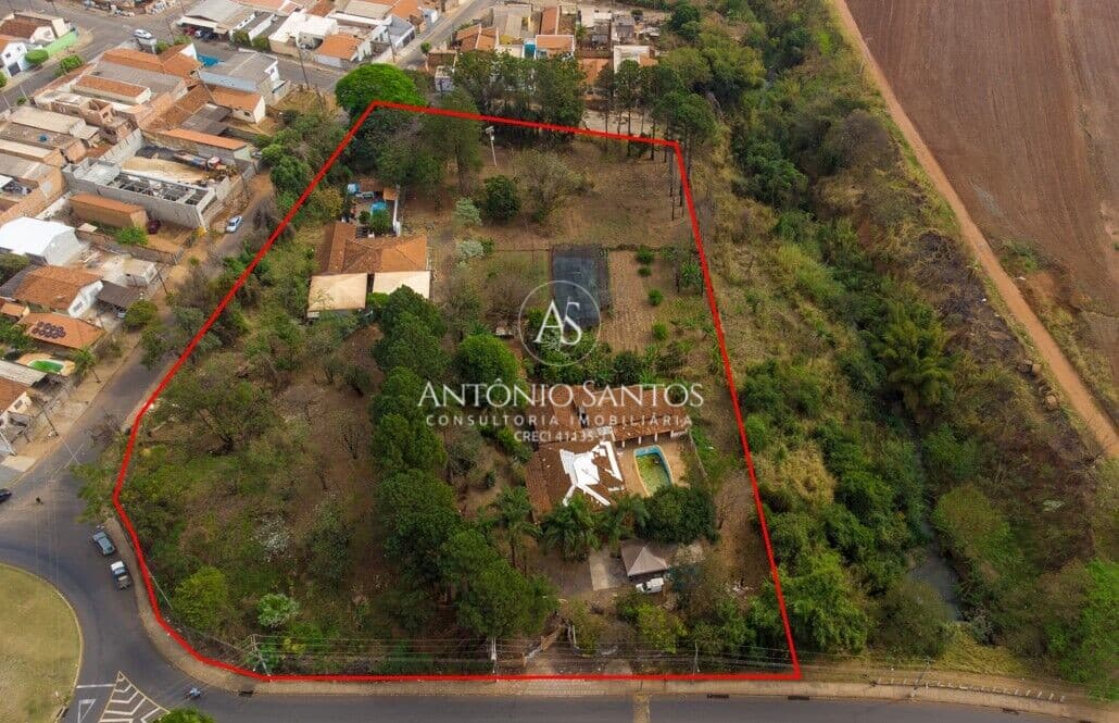 Fazenda/Sítios/Chácaras em Américo Brasiliense - Centro