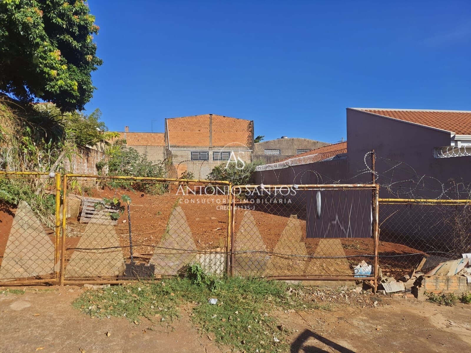 Lote/Terreno em Araraquara - Parque Laranjeiras