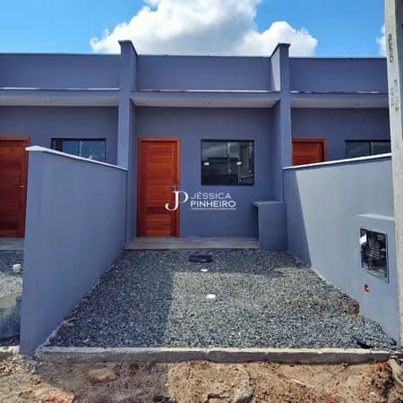 Casa Novinha no Centro