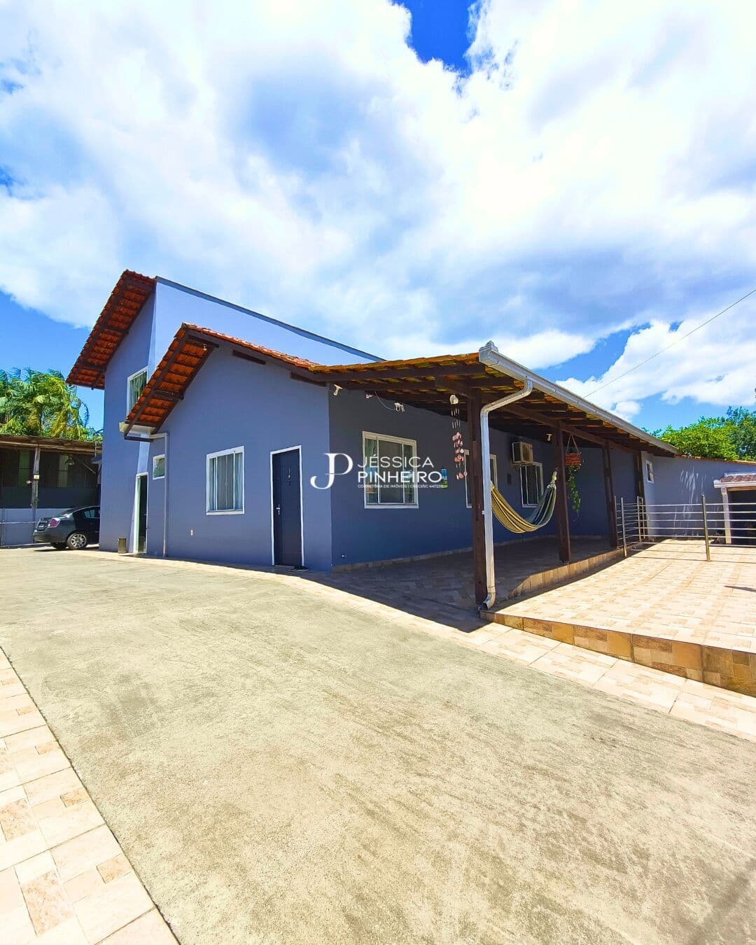 Casa Com Piscina e 464m² de Terreno