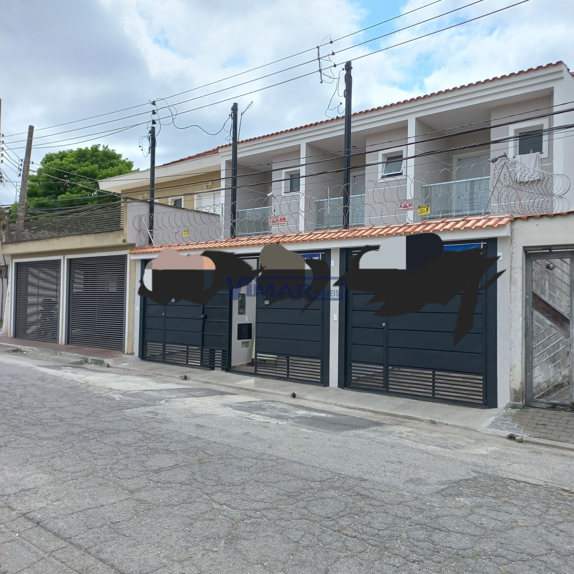 Casa Sobrado novo, com 3 dormit ( 1 suite), 3 wcs, 1 vaga, 2 salas, cozinha, as.