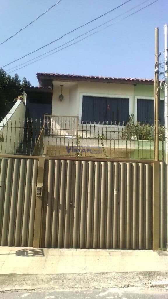 Casa Sobrado com 3 dormitórios ( 1 suite ), 3 wcs, 3 vagas cobertas, sala, cozinha, a.s