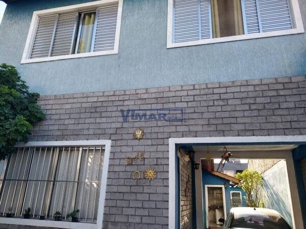 Casa Sobrado com 5 dormitóriosd, 2 wcs, 4 vagas de garagem, 2 salas, cozinha, a.s. e Edícula nos fundos.