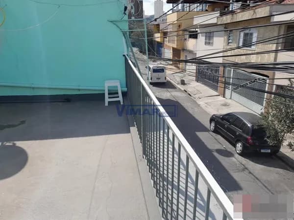 Casa Térrea na Vila Guilerme, com 2 dormitórios, 1 wc, 02 vagas cobertas, sala e cozinha amplos, terraço coberto. a.s.