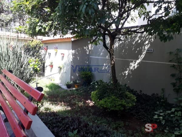 Casa em Condomínio Fechado na Vila Gustavo, com 2 dormitórios, 2 suites ( 3 wcs), sala de estar e tv, cozinha e a.s. 4 minutos do Metrô.