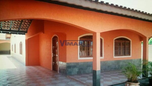 Casa Térrea com 289,00 m2 e Terreno de 420,00m2 sendo 3 Dorms 1 suite 2 salas, 2 garagens