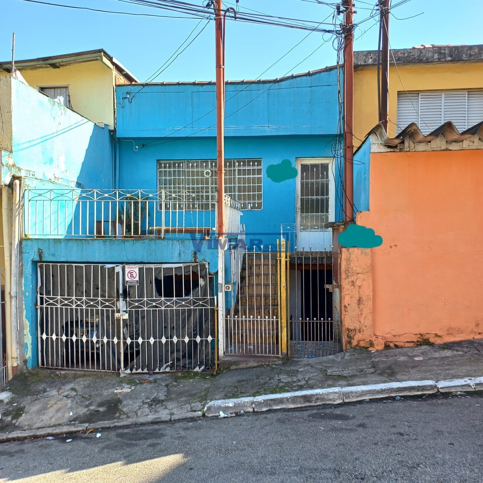 Casa Térreas para rendimentos. São 5 casas bem localizadas na Vila Ede, 1a. casa 2 dormitórios, sala, cozinha, wc, 01 vaga coberta, mais 4 casas.
