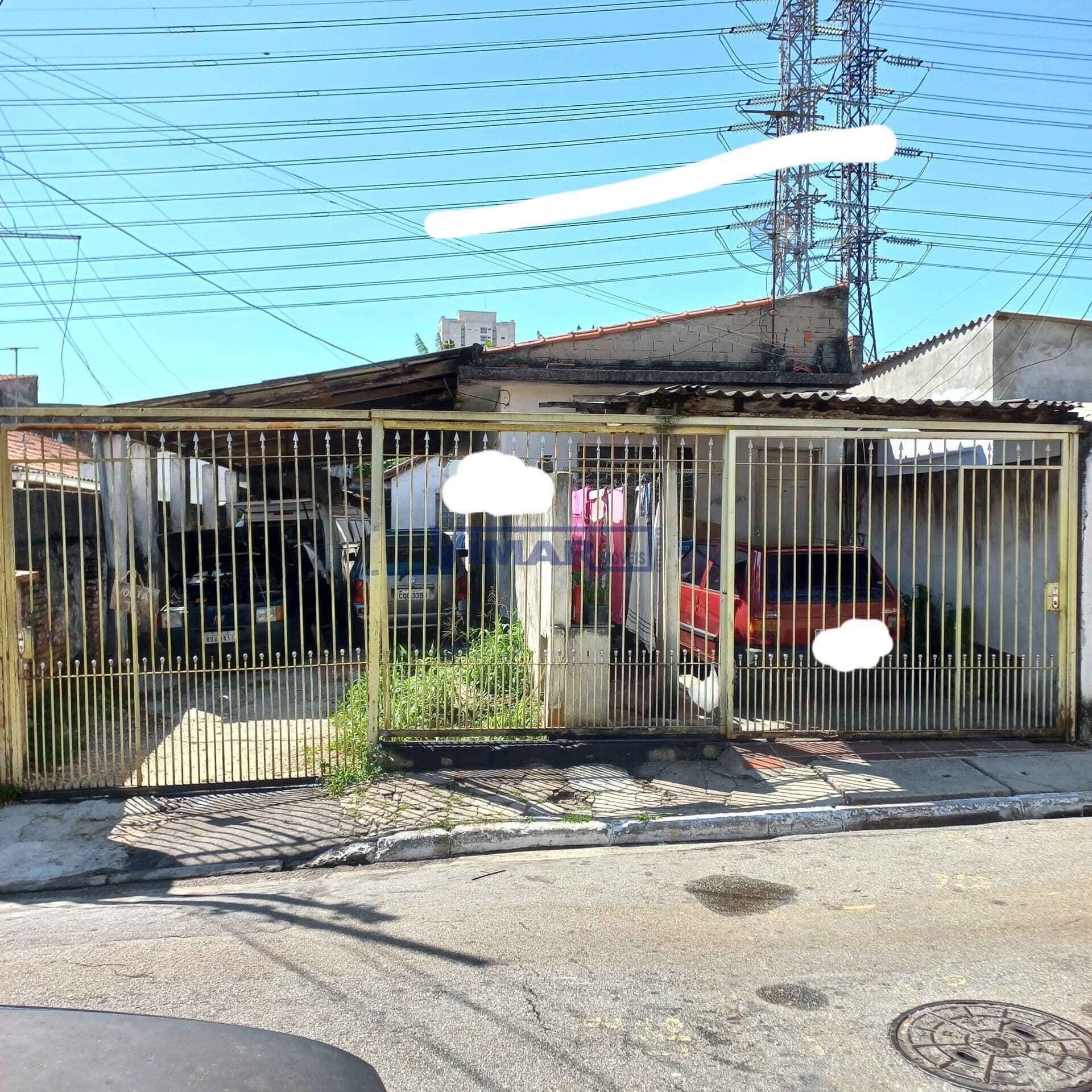 Terreno Lote em excelente localização da V. Medeiros com 254,00 m2 ( 8,96 X 28,35 ), Totalmente plano, com 2 casas e 1 galpão p/ oficina