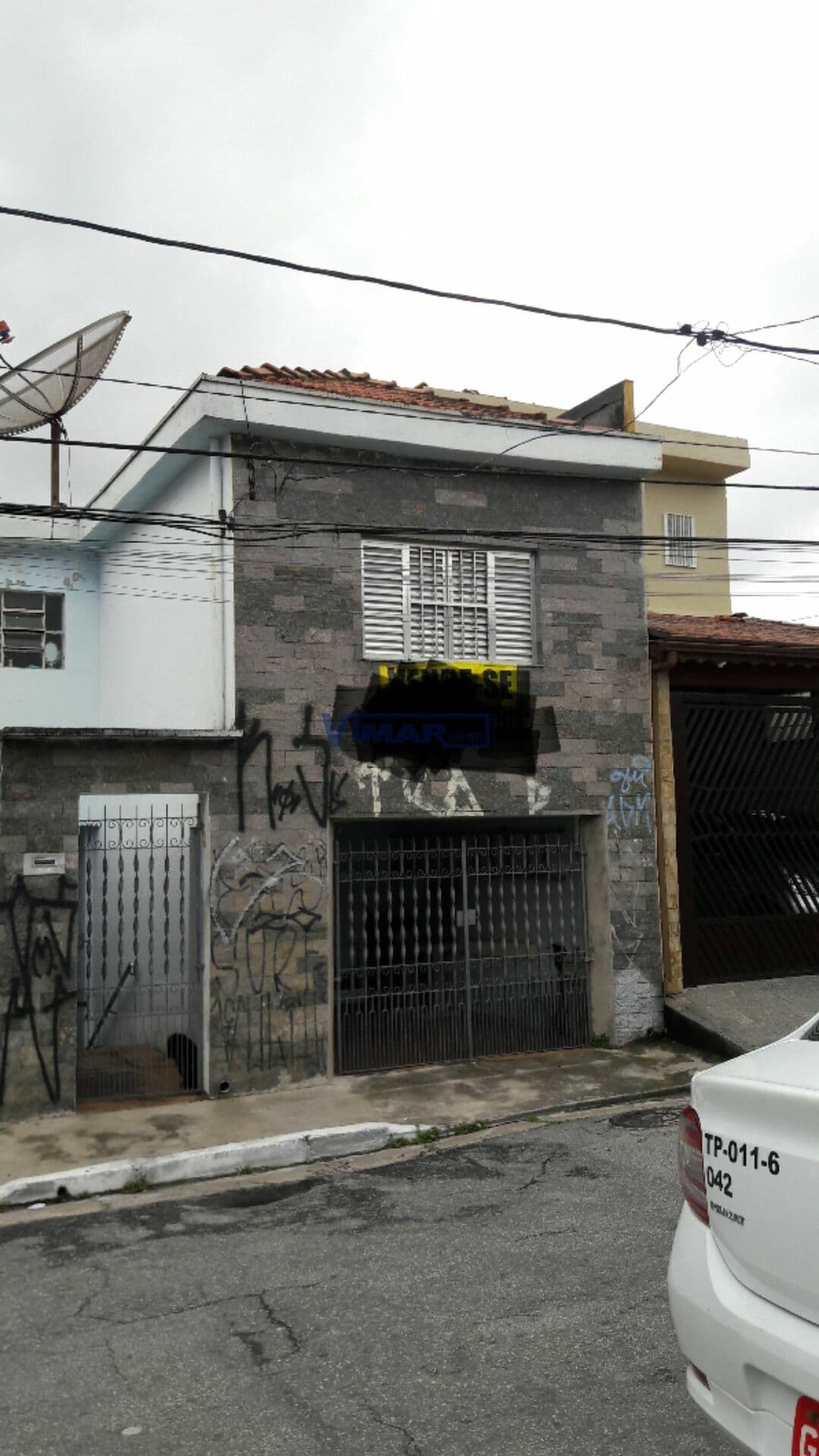 Casa Sobrado bem localizado, com 2 dormitorios, 2 wcs, 01 vaga de garagem coberta.