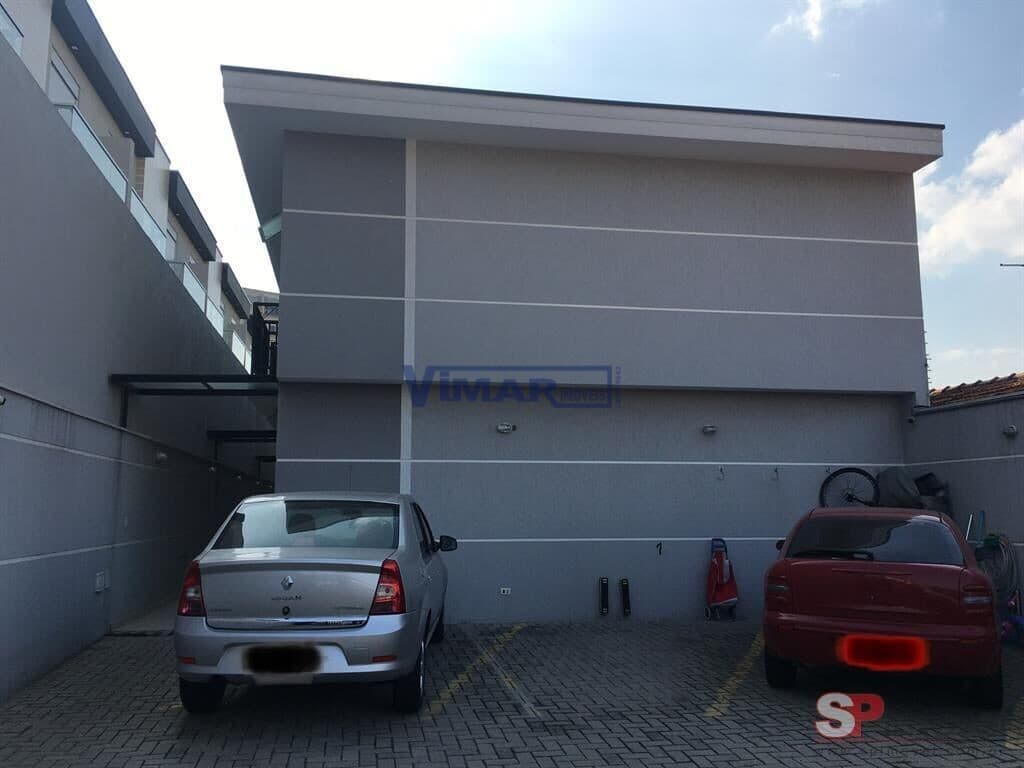 Casa em Condomínio Fechado com 64,00 m2, 2 dormitórios,( 2 suites) 3 wcs, 1 vaga de garagem, 2 salas, cozinha, a.s.