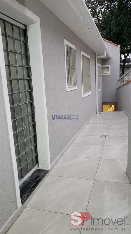 Casa Térrea no Alto da Vila Maria, com 3 dormitórios ( 1 suite), 3 wcs, garagem para 1 auto coberta, sala, cozinha, a.s.