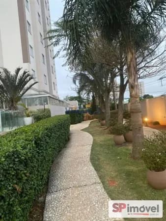 Apartamento Padrão 2 dormitórios, wc, 1 vaga de garagem coberta, sala de estar e tv, cozinha.