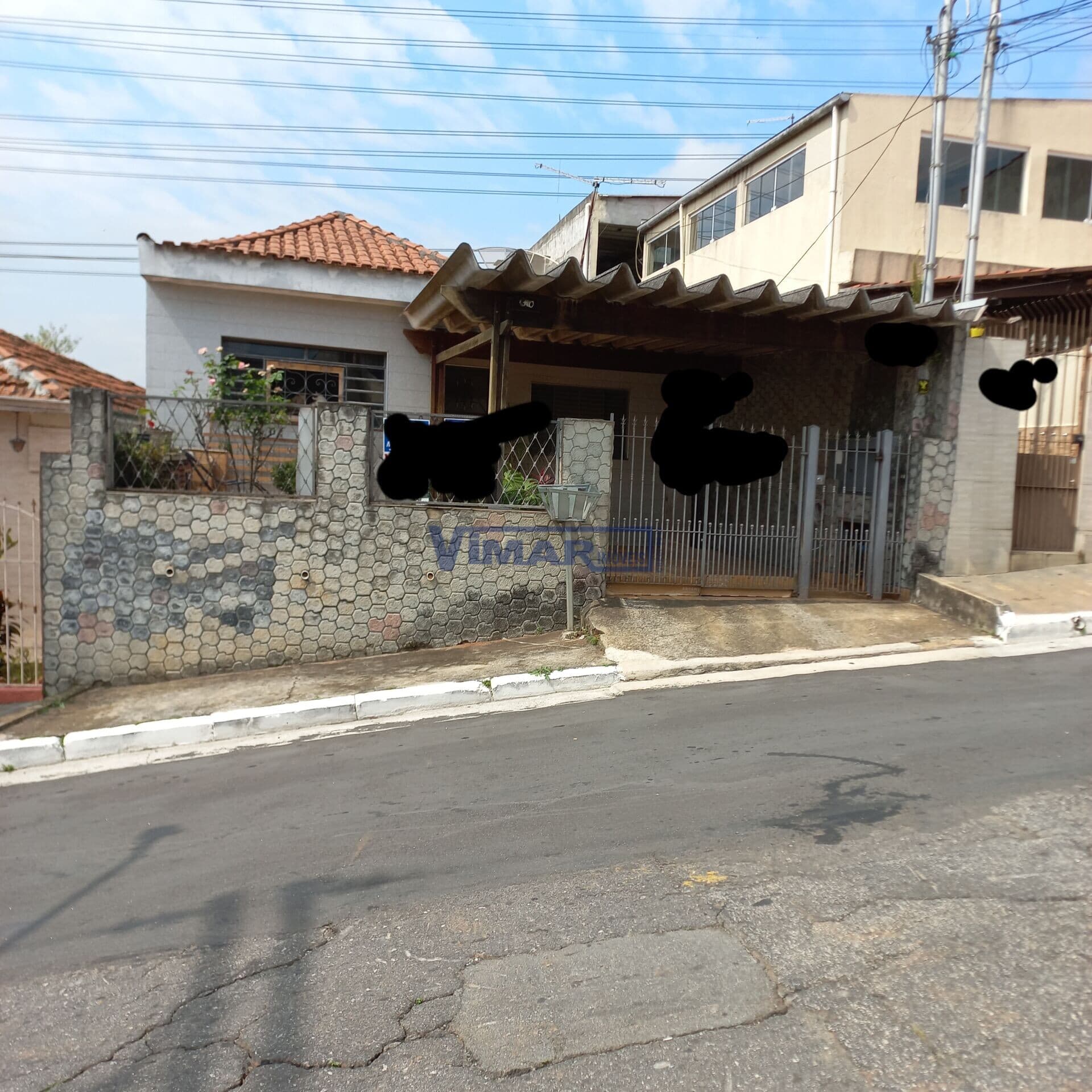Casa Térrea e um Sobrado, na Vila Medeiros, são 4 dormitórios, 2 salas, 2 cozinhas. 3 wcs, 2 vagas de garagem, 2 a.s.