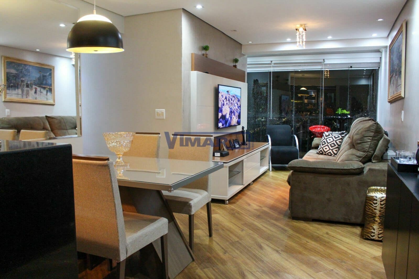 Vendo Apto. 68 m2 andar alto com 3 dorms 1 suíte 1 vaga Armários Planejados