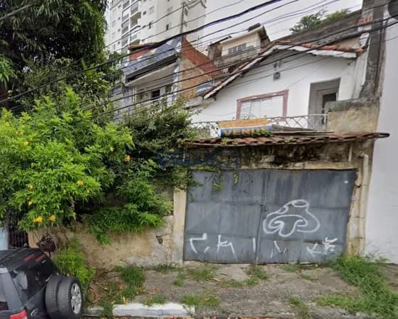Casa Térrea na V. Guilherme, com 3 dormitórios ( 2 suites), 4 WCS, 1 vaga , sala, coz.