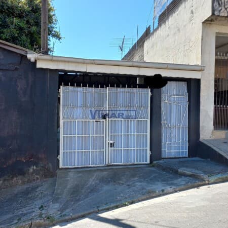 Casa Térrea com 2 dormitórios, 1 wc, 3 vagas de garagem, sala, cozinha, a.s.