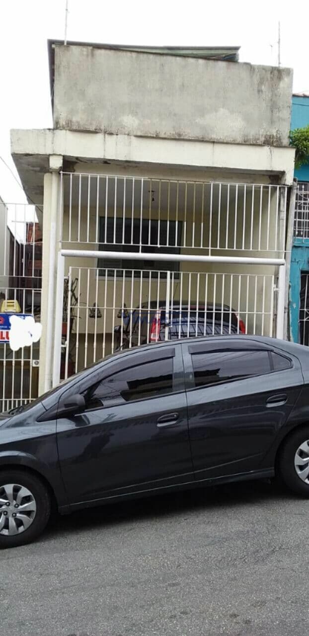 Casa Mista sendo 1 sobrado, 2 casas térreas e 1 salão com 75,00 m2.
