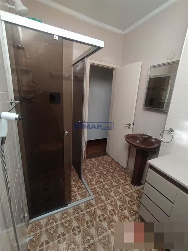 Casa Sobreposta, em Santana. 2 dormitórios, 2 wcs, 01 vaga coberta, 1 edícula com banheiro, sala, cozinha, a.s.