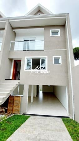 Sobrado Triplex Abranches com amplo quintal