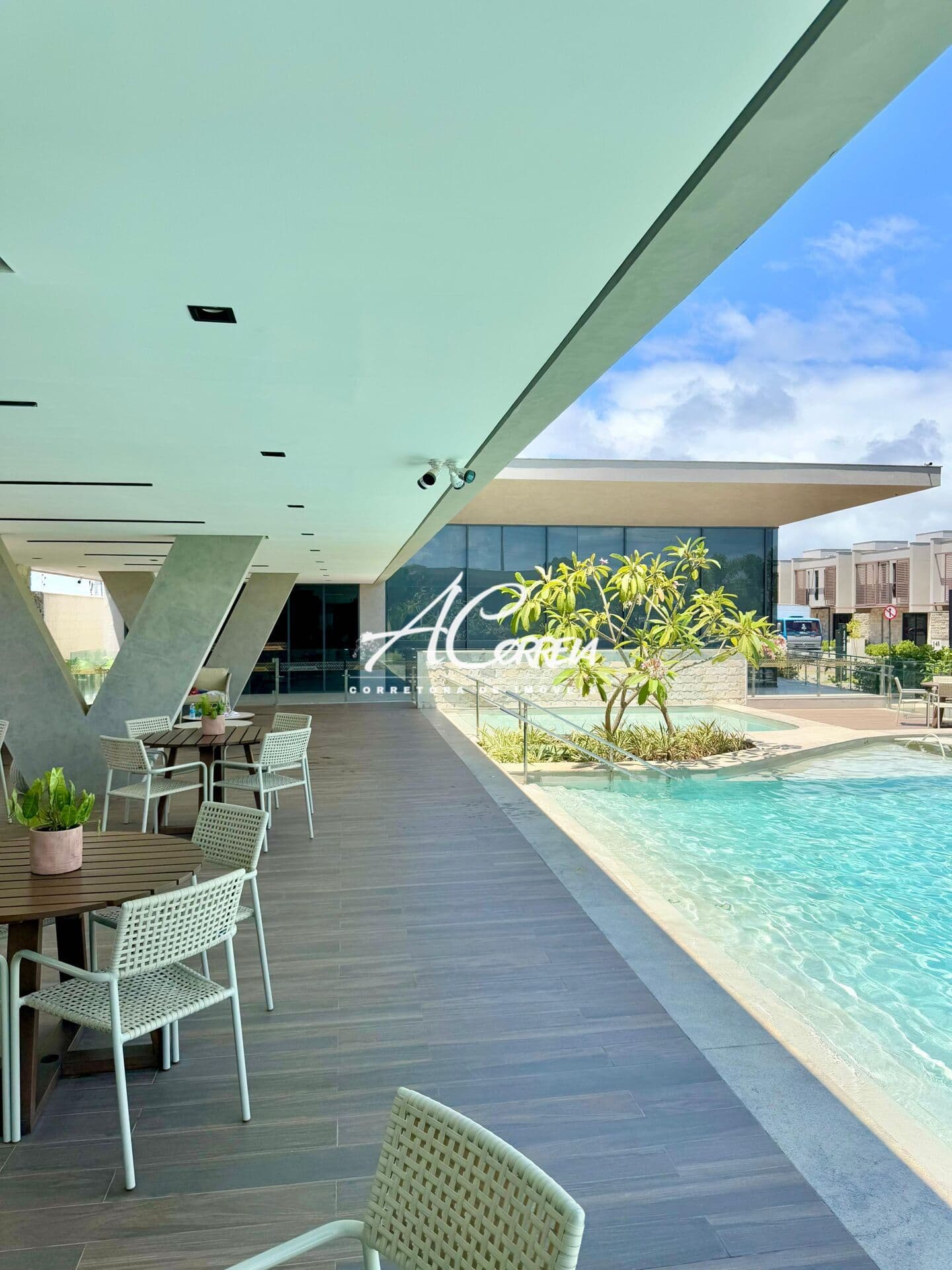 Casa Alto Padrão em Condomínio