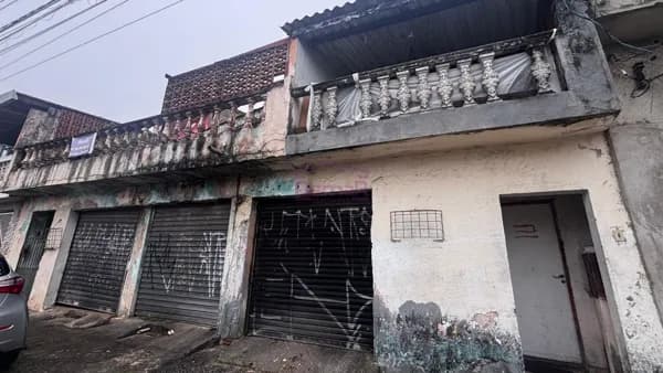 Casa Antiga à Venda no Jd. Vila Rica
