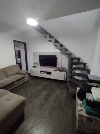 Sobrado à Venda no Sítio dos Vianas!