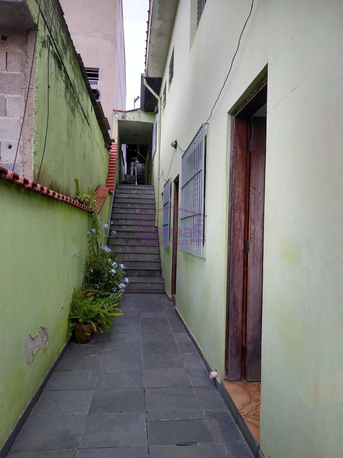 Casa Com Edícula