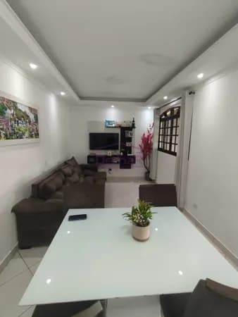 Casa Assobradada no Jardim Irene!