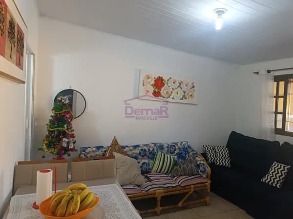 Casa Térrea À Venda na Praia de Mongaguá!