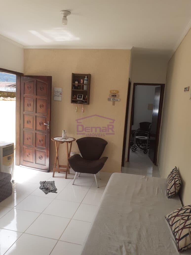 Casa Térrea à Venda na Praia de Mongaguá!