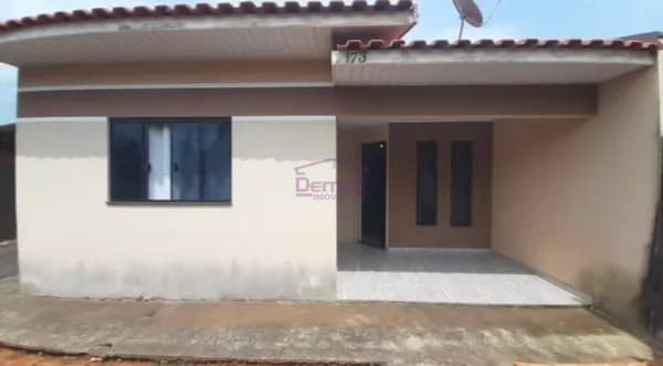 Casa Térrea À Venda no Paraná!