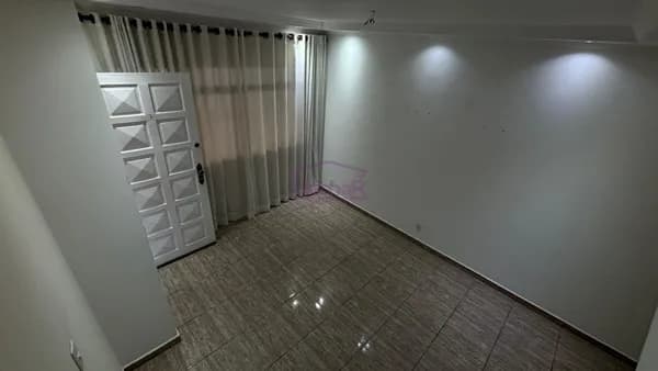 Sobrado com 2 casas À Venda na Vila João Ramalho!