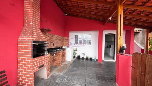 Casa com 3 dormitórios e 2 vagas