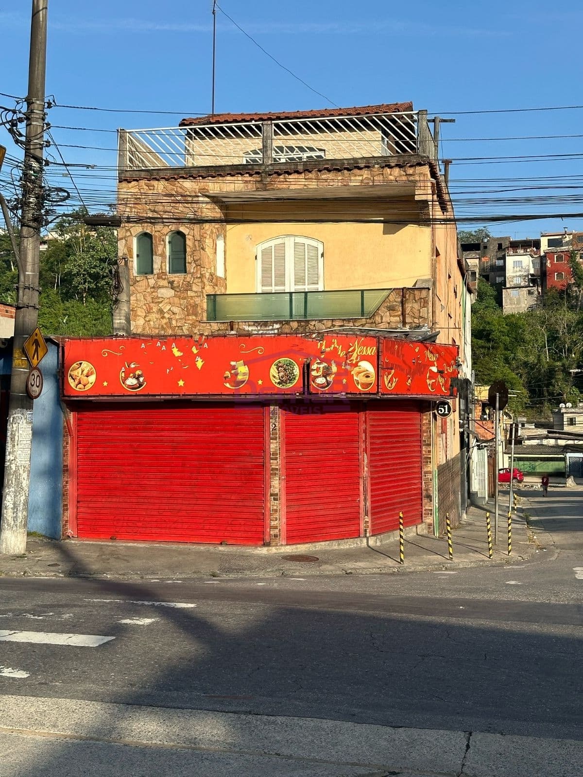 SOBRADO COMERCIAL À VENDA!
